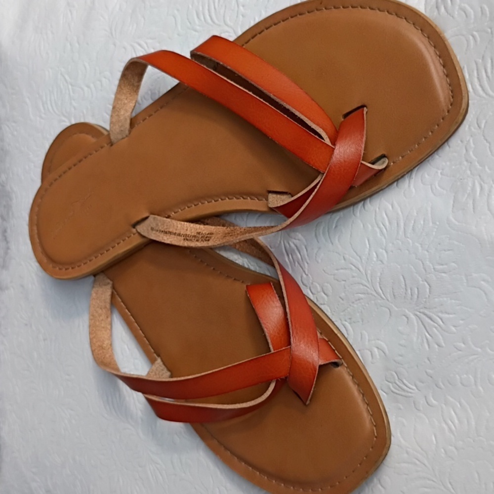 Universal Thread Brown and Tan Leather Flats